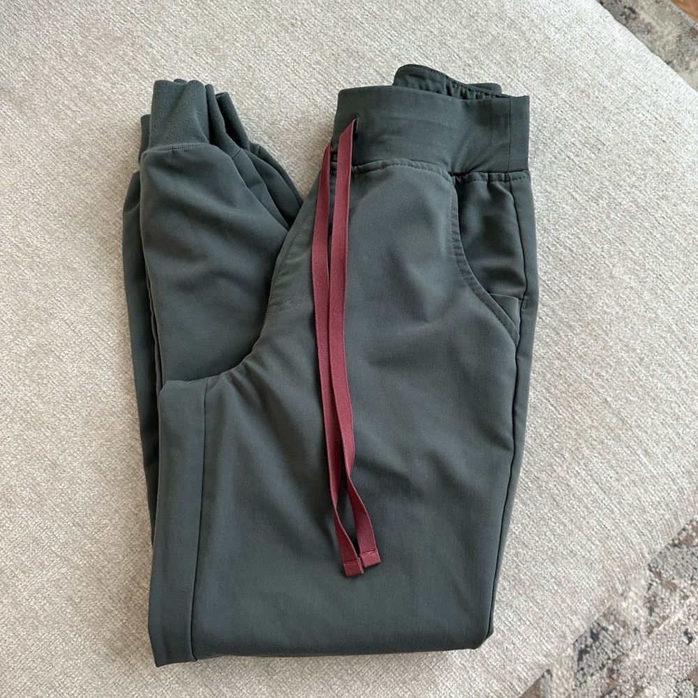 Figs high-waisted Zamora joggers scrub pants and Catarina one pocket scrub top
